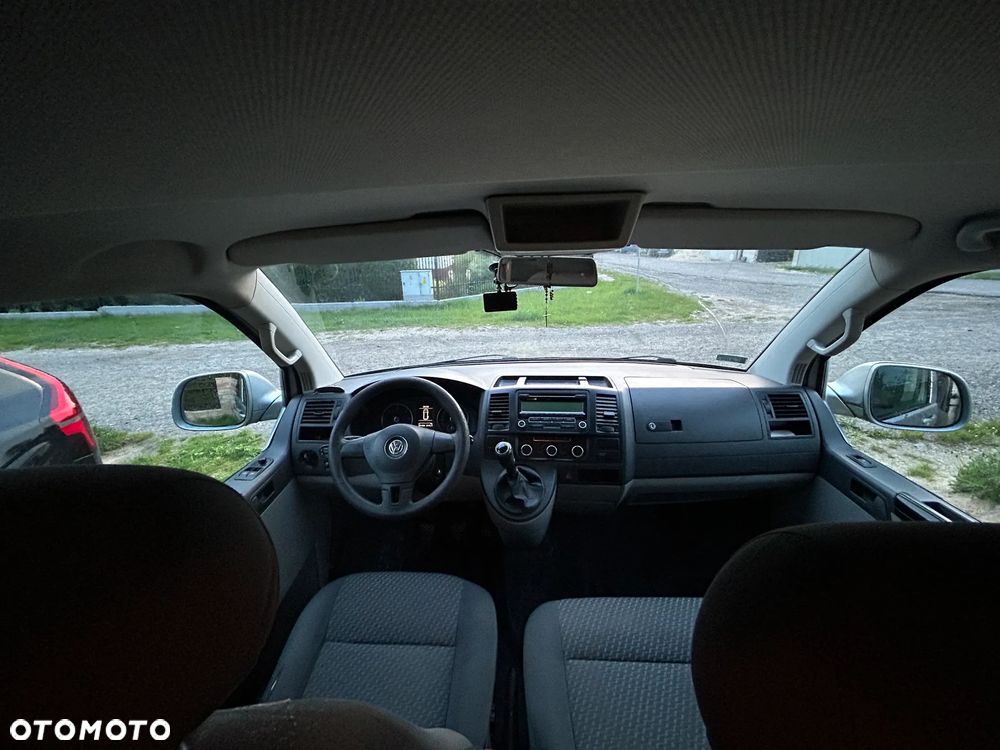 Volkswagen Caravelle - 11