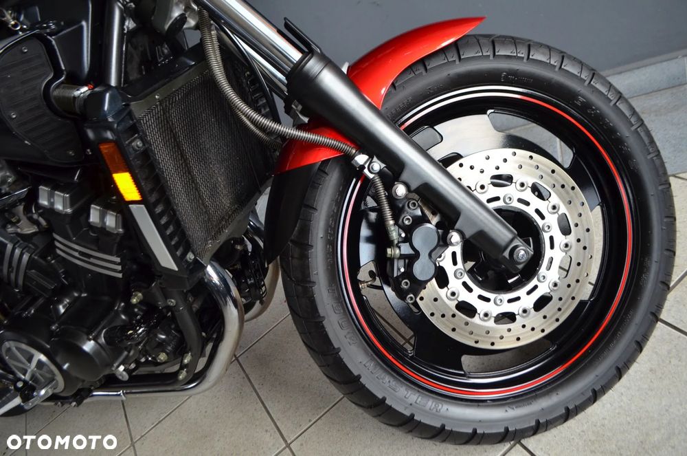 Yamaha V-MAX - 10