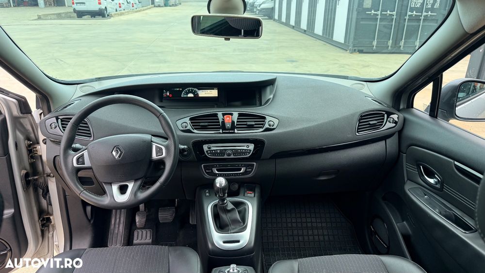 Renault Scenic - 11