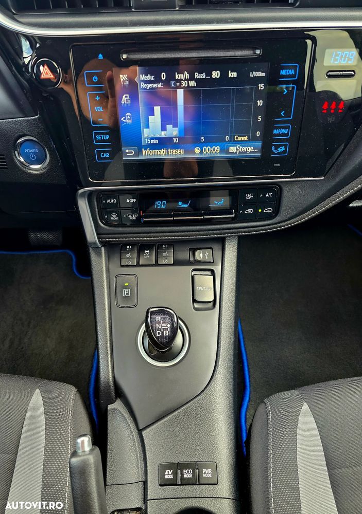 Toyota Auris - 12
