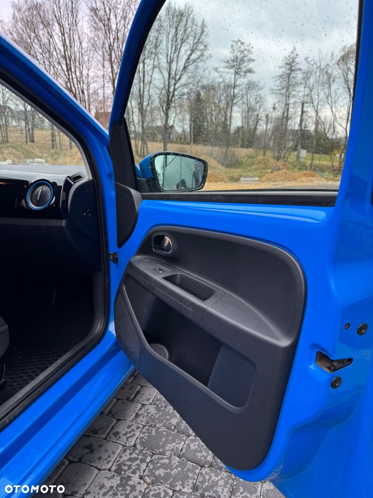 Volkswagen up! 1.0 cross - 12