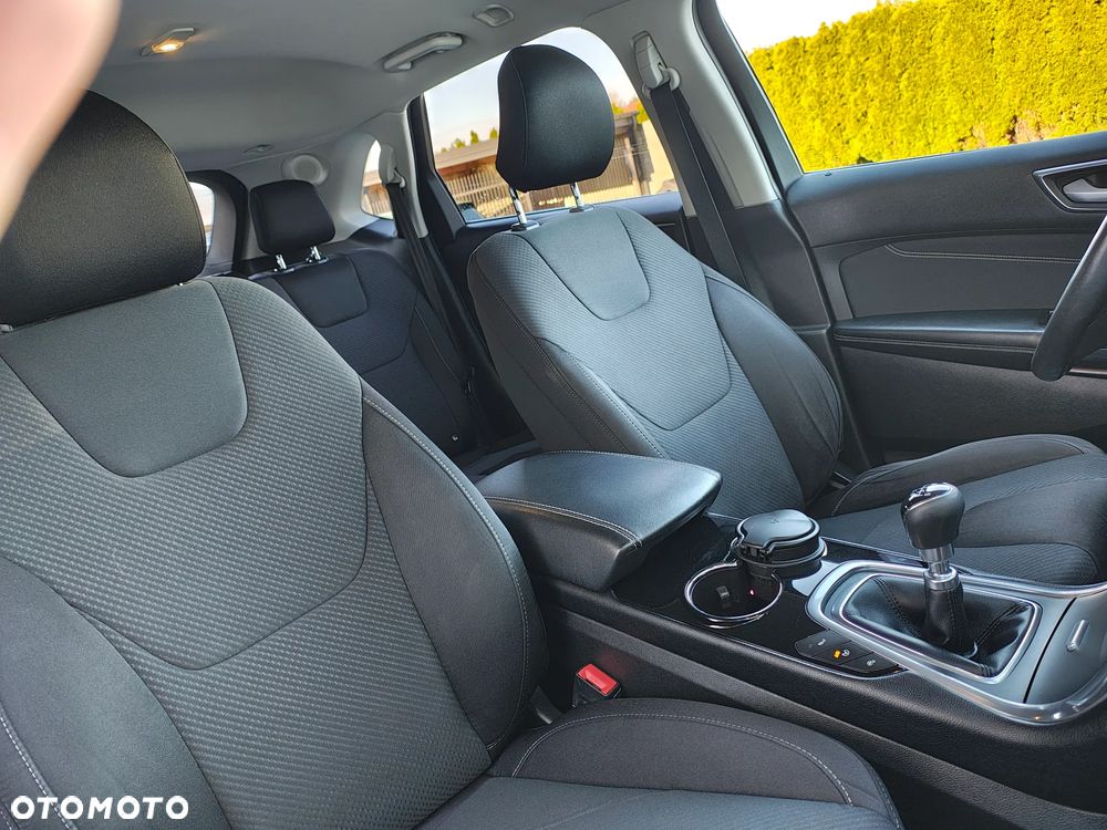 Ford Edge 2.0 TDCi 4x4 Titanium - 37