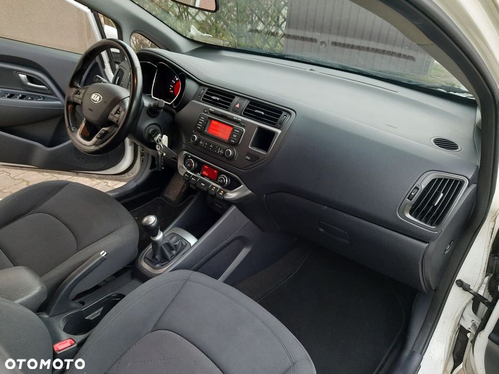 Kia Rio - 17