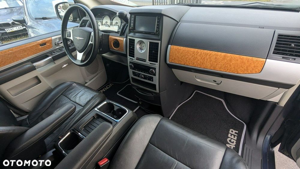 Chrysler Grand Voyager - 19