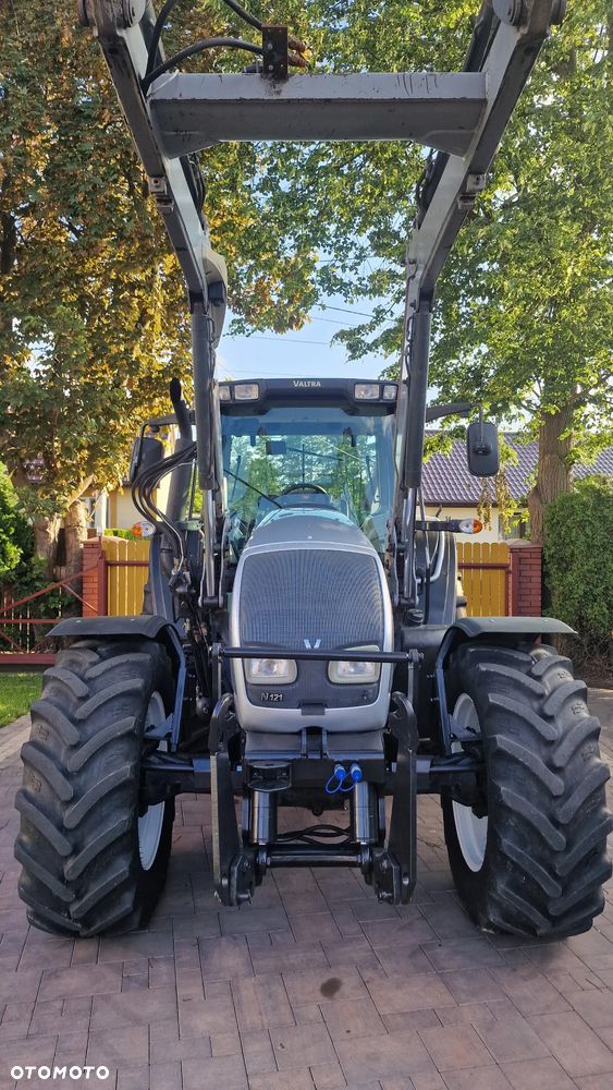 Valtra N121 HiTech, 130 koni, SISU 4cyl TURBO INTECOOLER, 141, 111, 101 - 3