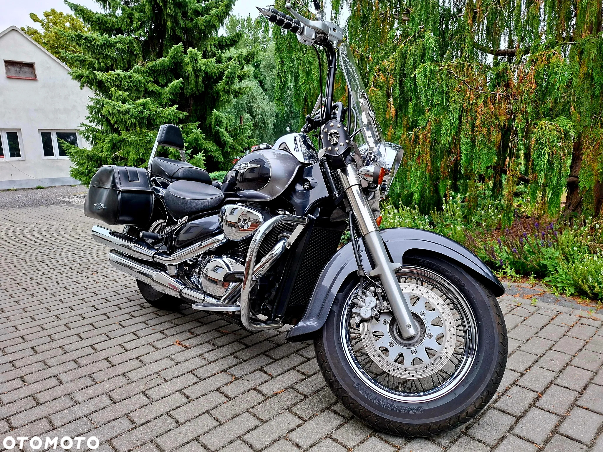 Suzuki Intruder - 11
