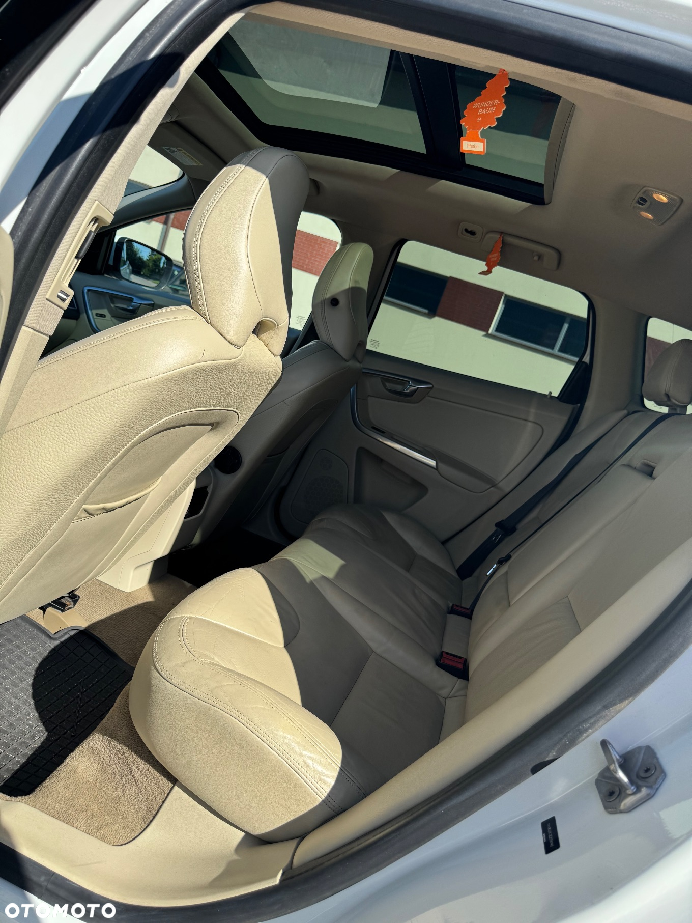 Volvo XC 60 3.2 AWD Momentum - 9