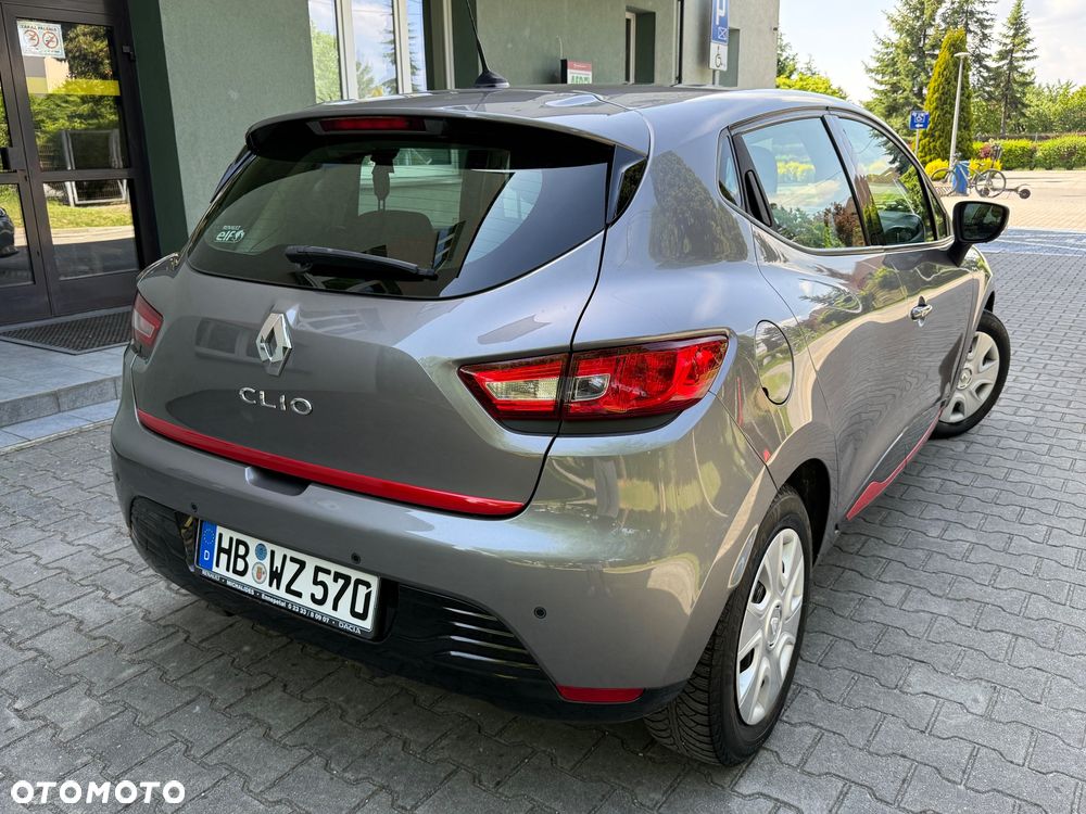 Renault Clio 1.2 16V 75 Experience - 4