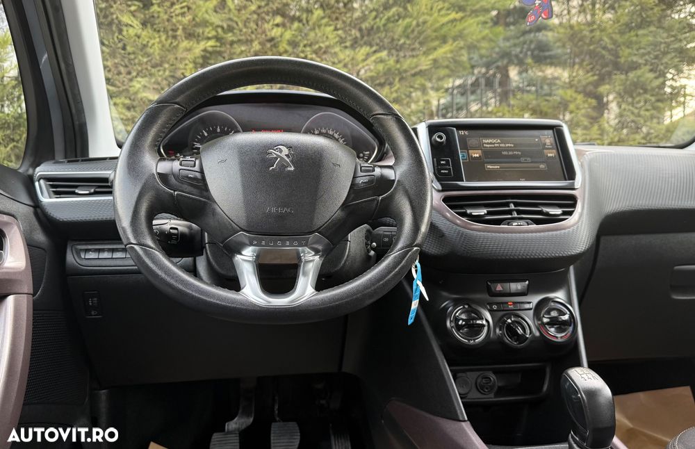 Peugeot 2008 e-HDi FAP 115 STOP & START Allure - 37