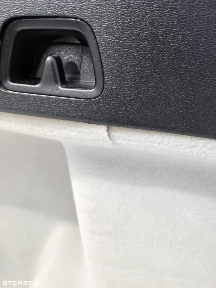 BOCZEK TAPICERKA BAGAŻNIKA LEWY TYŁ VOLVO XC60 II 2 - 6