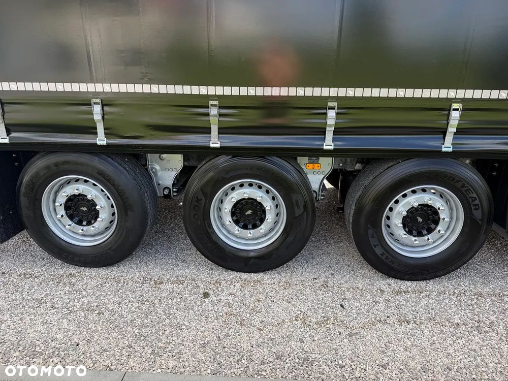 Schmitz Cargobull 2017**STANDARD**OŚ.POD**PALECIARA**JAK NOWA - 25