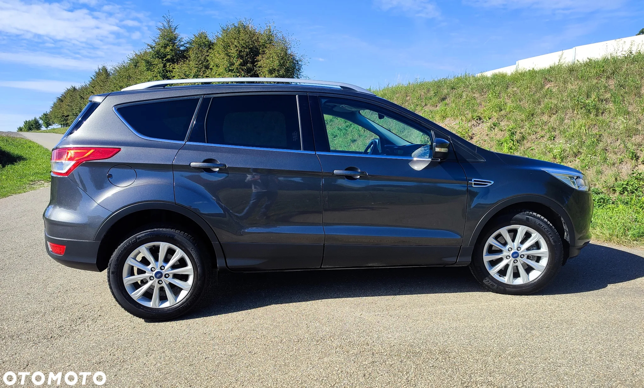 Ford Kuga 2.0 TDCi 2x4 Titanium - 17