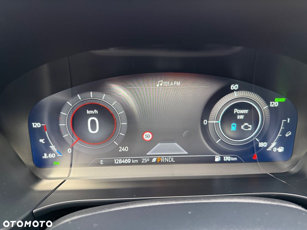 Ford Kuga 2.5 Duratec FHEV 4x4 ST-LINE X - 33