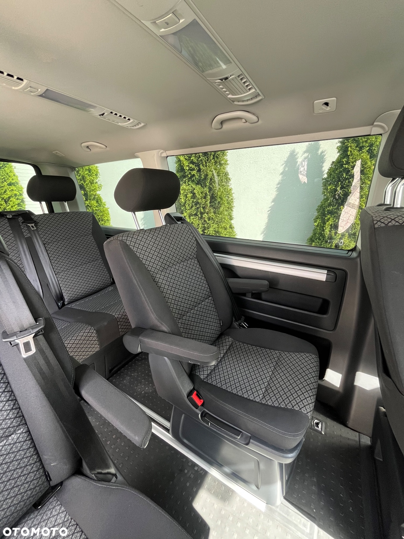 Volkswagen Multivan 6.1 2.0 TDI L1 Trendline DSG - 28