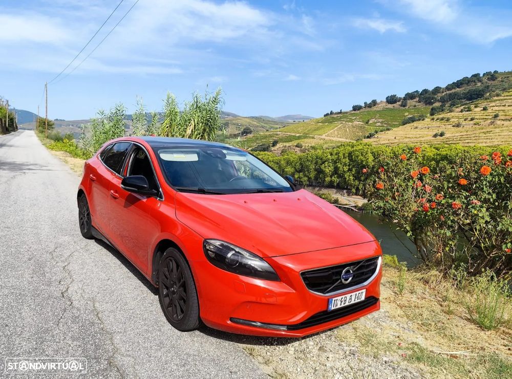 Volvo V40 D4 Summum - 1