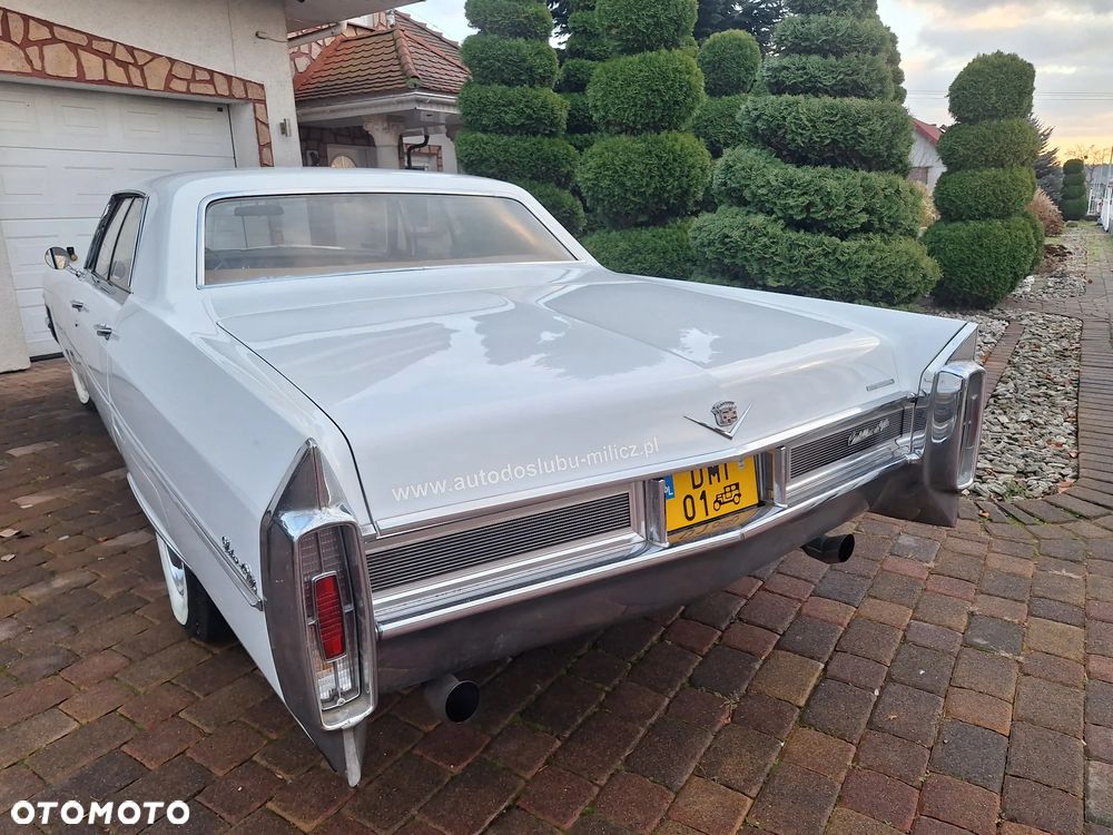 Cadillac Deville - 5