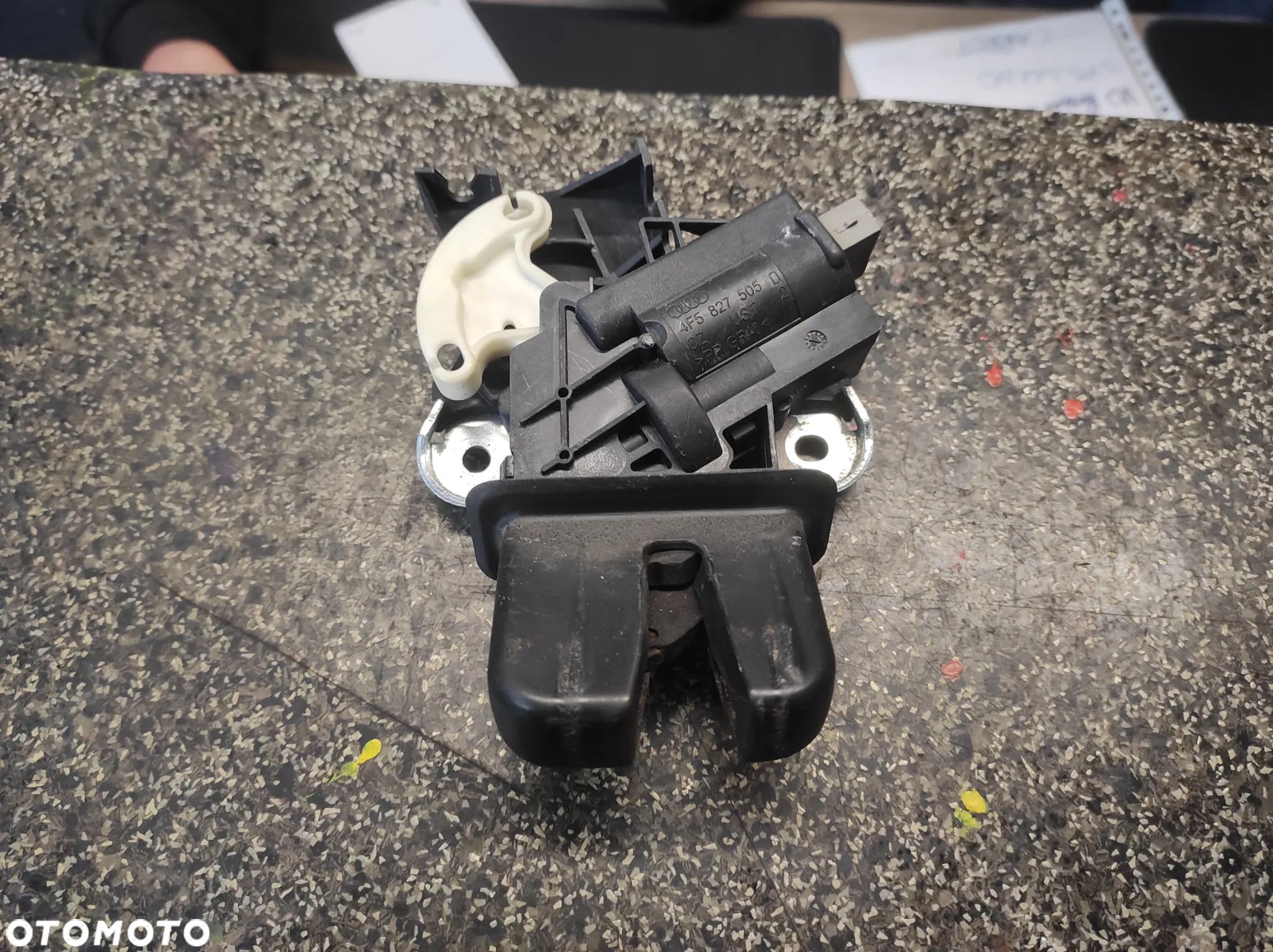 ZAMEK TYLNY TYŁ TYLNEJ KLAPY BAGAŻNIKA 4F5827505D VW JETTA A5 PASSAT B6 SEAT EXEO AUDI A4 A5 A6 A8 WYSYŁKA !!! - 1