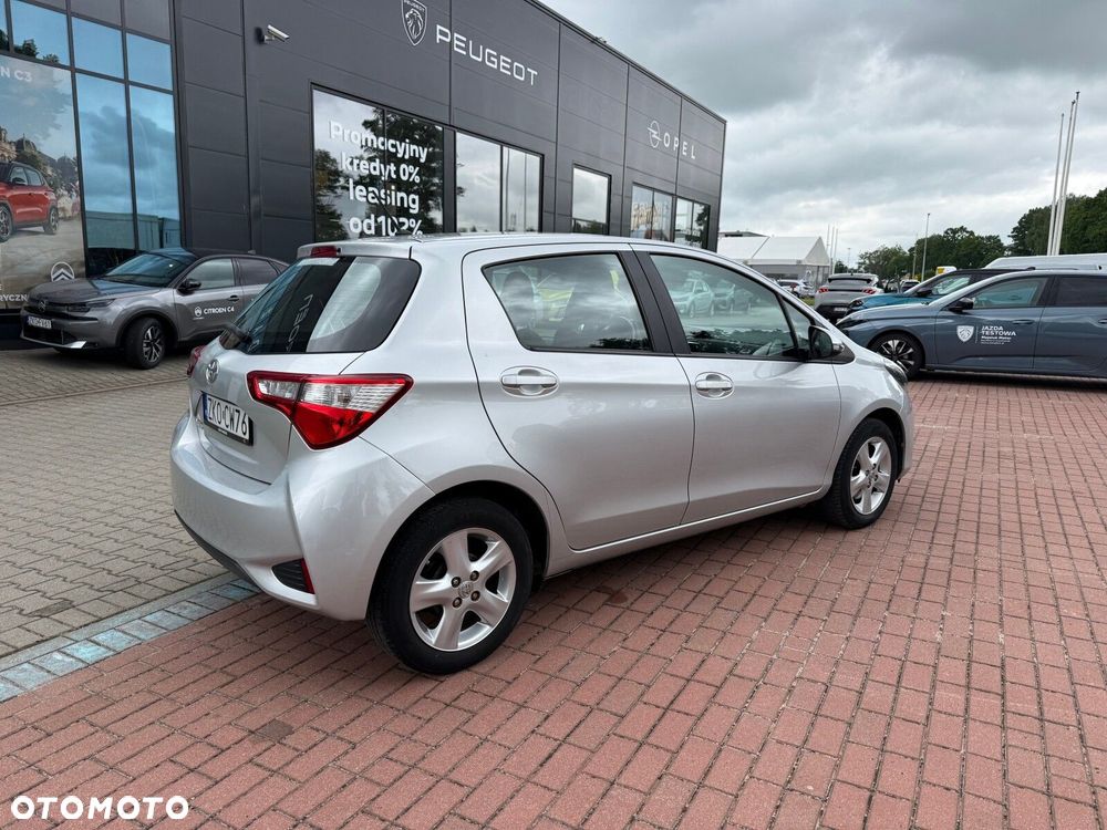 Toyota Yaris 1.5 Premium - 4
