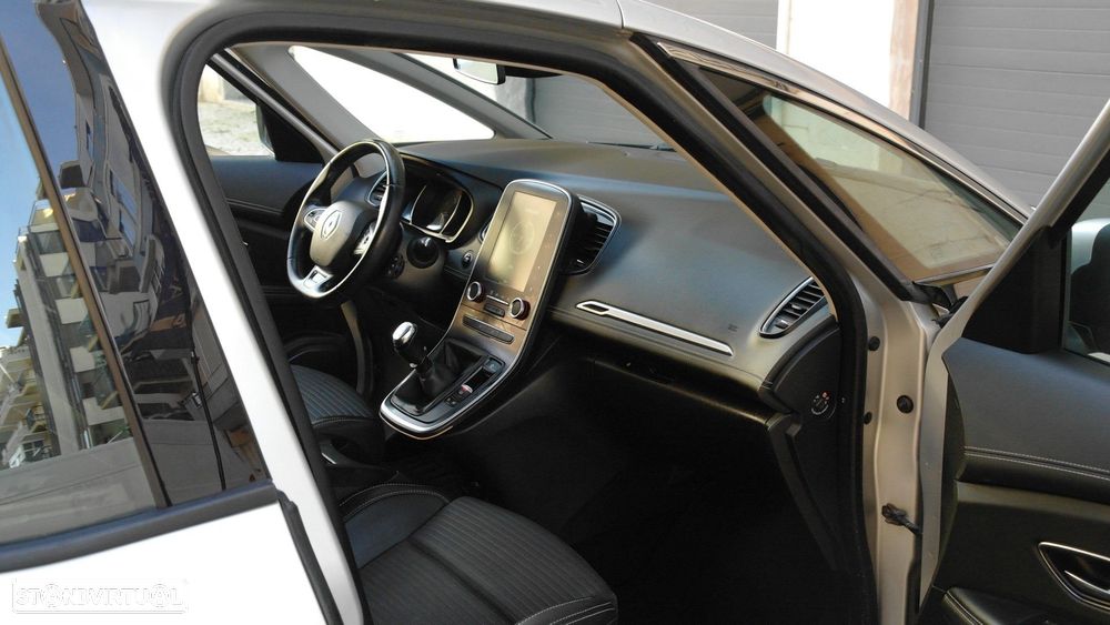 Renault Grand Scénic 1.6 dCi Intens SS - 28