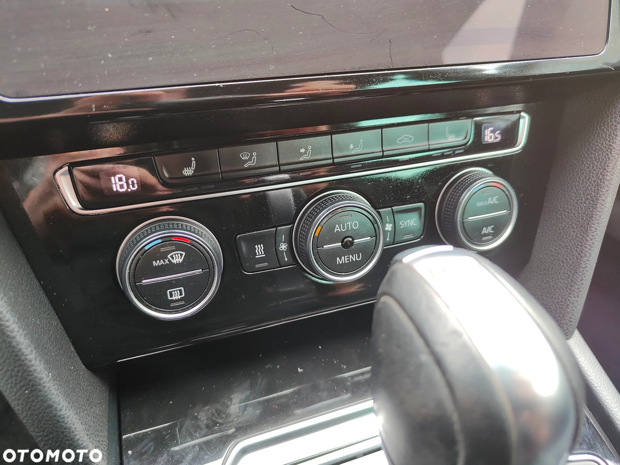 Volkswagen Passat 2.0 TDI BMT Highline - 28