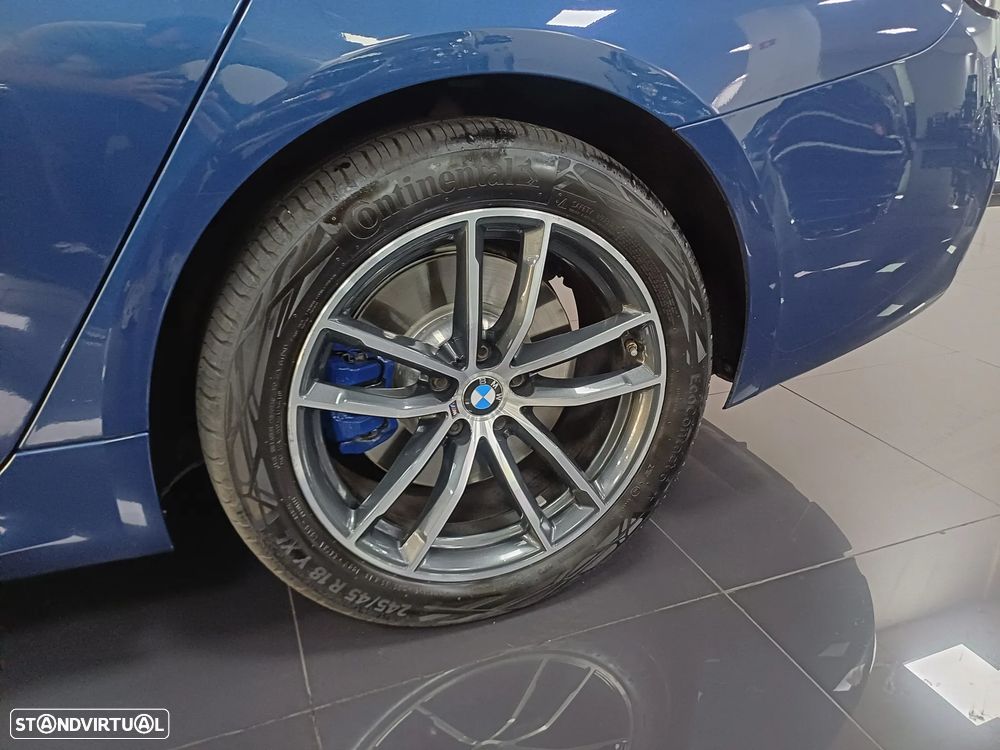 BMW 530 e Pack Desportivo M - 12