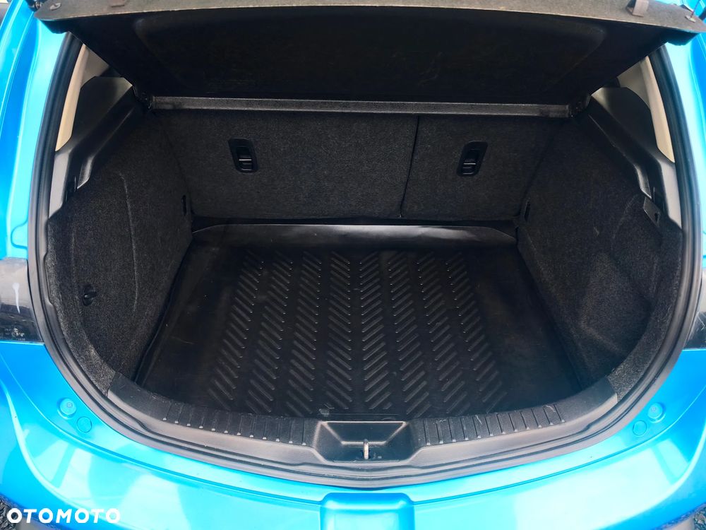 Mazda 3 1.6 Exclusive + - 11