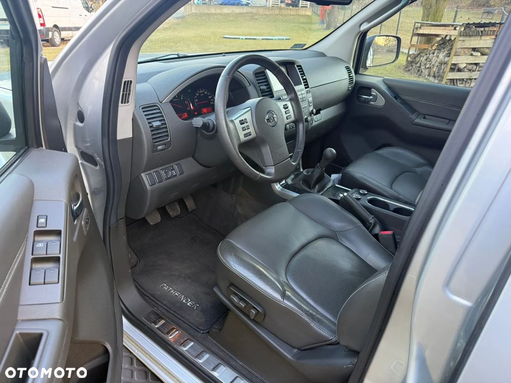 Nissan Pathfinder - 17
