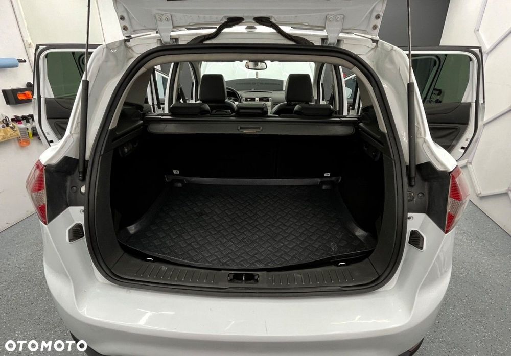 Ford Kuga - 32