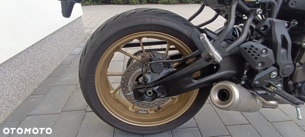 Yamaha XSR - 17