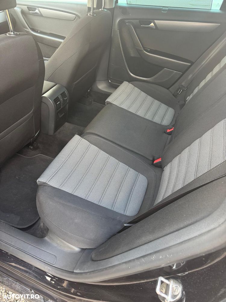 Volkswagen Passat Variant 2.0 Blue TDI DSG SCR Comfortline - 10