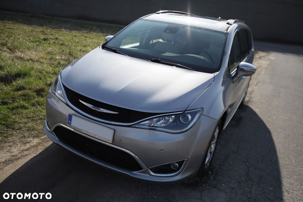 Chrysler Pacifica - 3