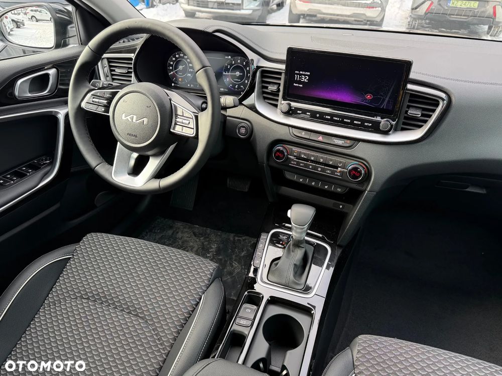 Kia XCeed 1.6 T-GDI Business Line DCT - 24