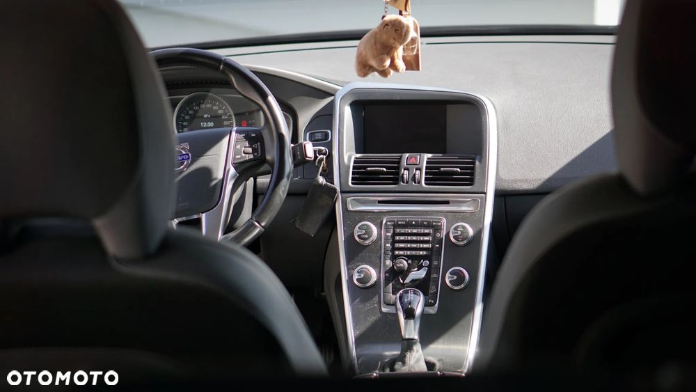 Volvo XC 60 D4 AWD Momentum - 11
