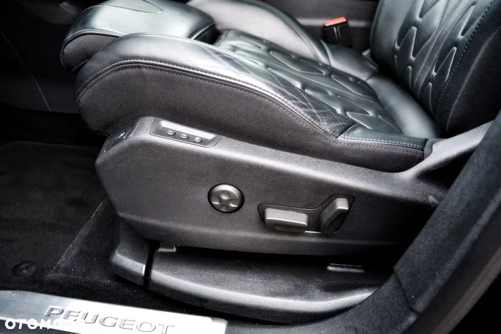 Peugeot 5008 PureTech 130 Stop & Start Allure Business-Paket - 17