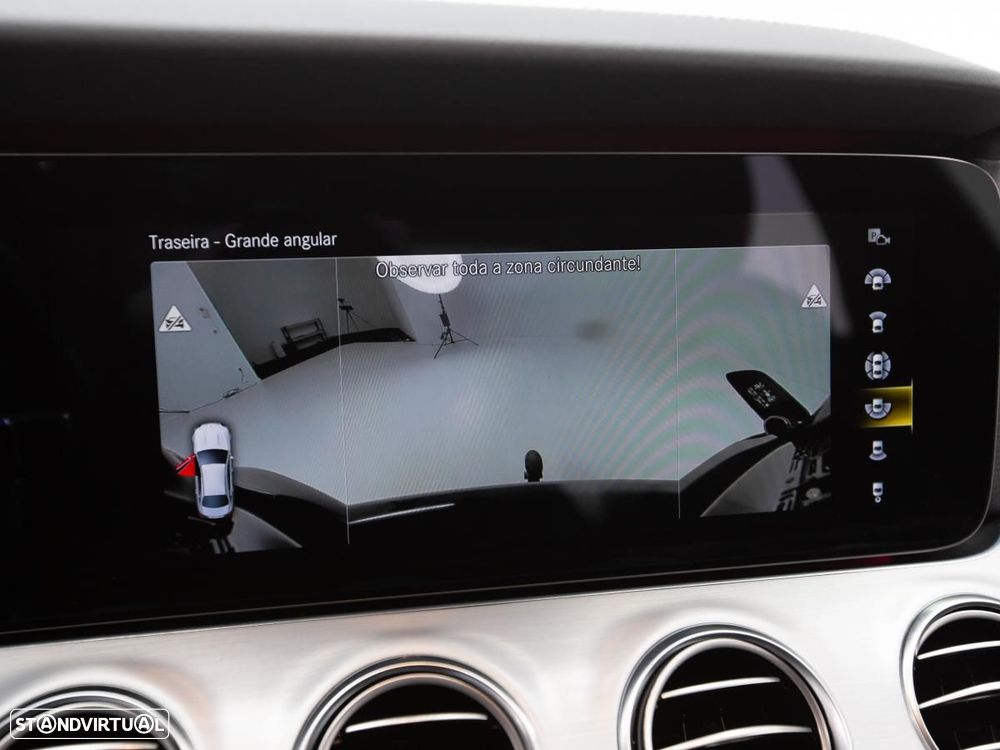Mercedes-Benz E 300 de 4Matic 9G-TRONIC AMG Line - 37
