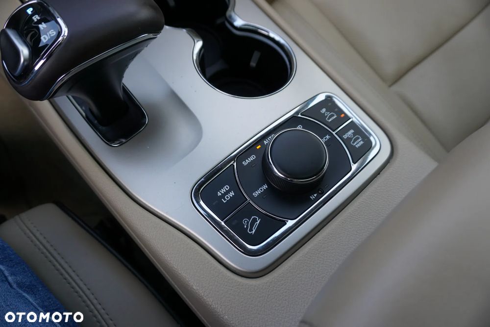 Jeep Grand Cherokee 5.7 V8 Overland - 17