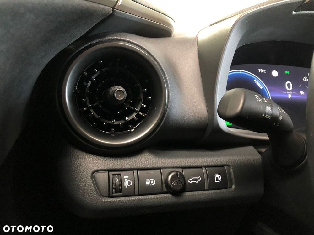 Toyota C-HR - 33