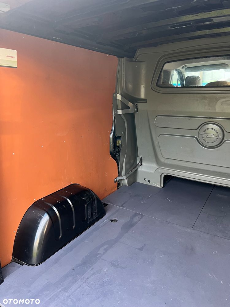 Opel Vivaro - 28