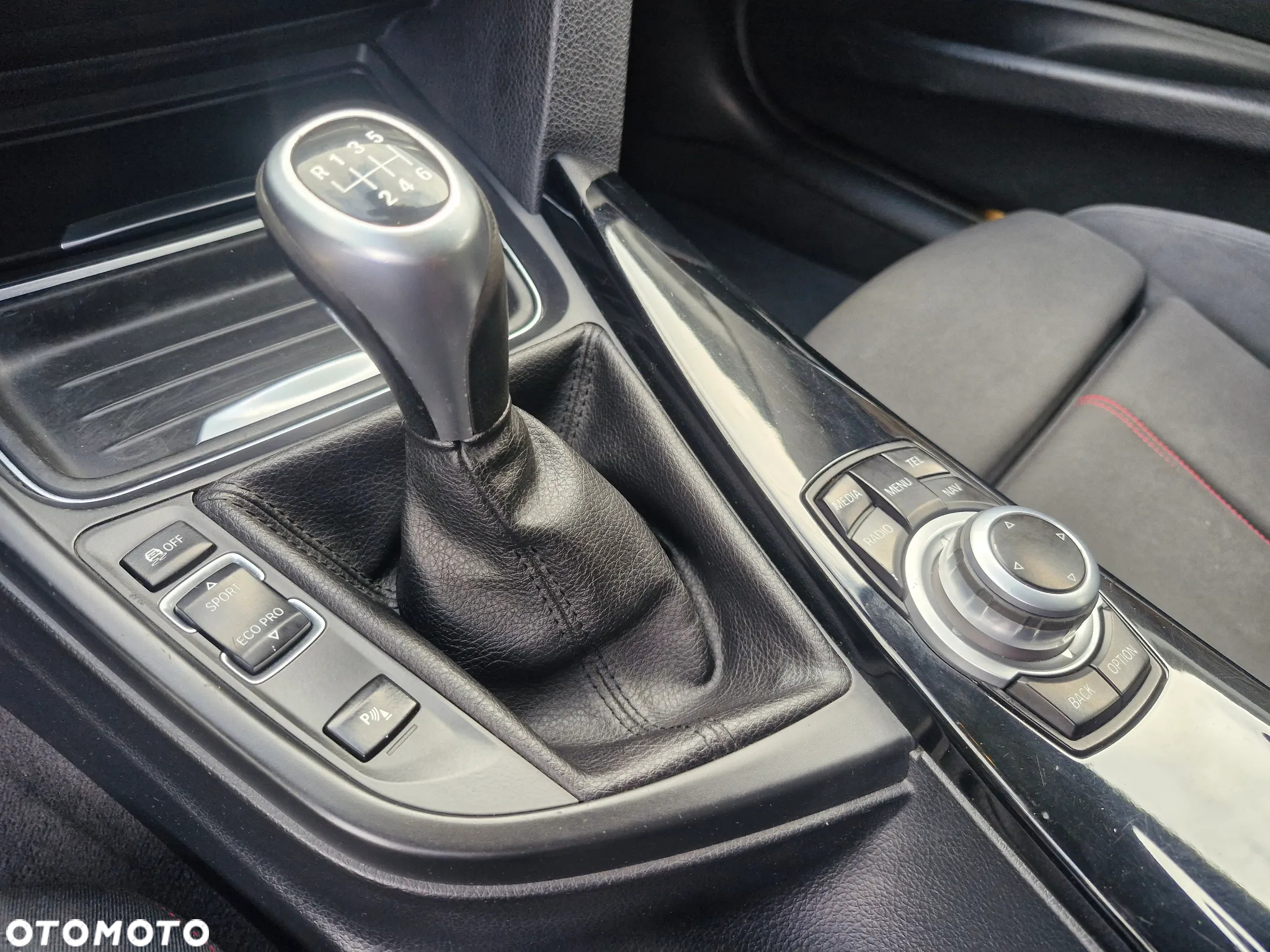 BMW Seria 3 318d Sport Line - 9