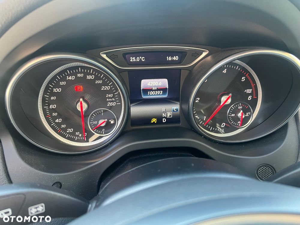 Mercedes-Benz GLA 180 d 7G-DCT Peak Edition - 21