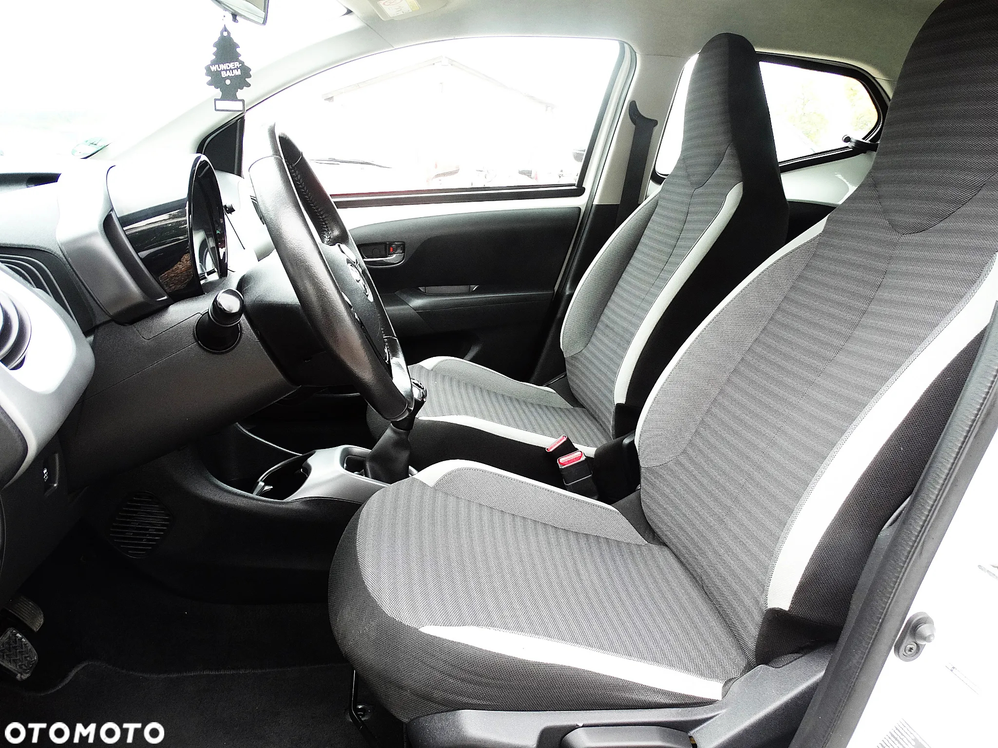 Toyota Aygo X 1.0 VVT-i Executive - 16