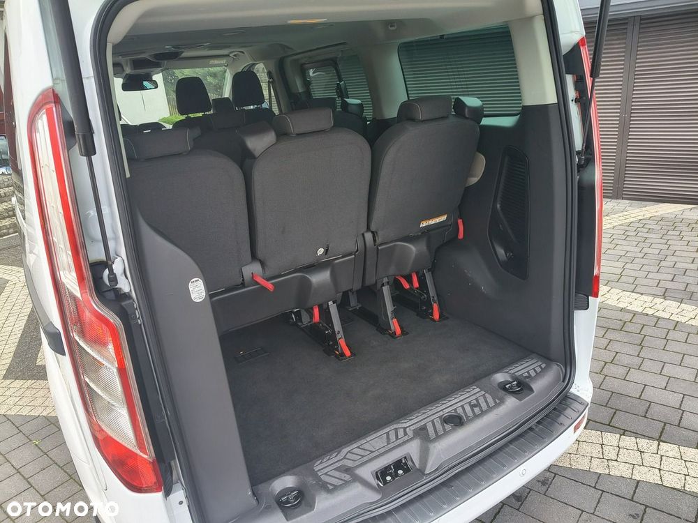 Ford Tourneo Custom - 31