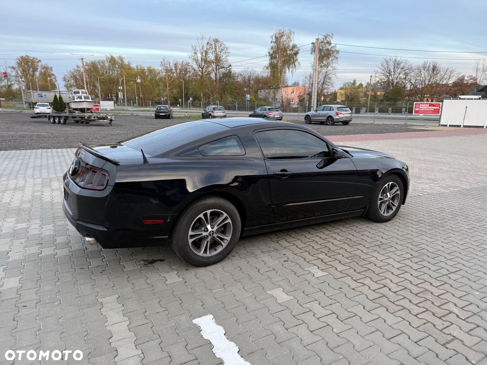 Ford Mustang 3.7 V6 Premium - 2