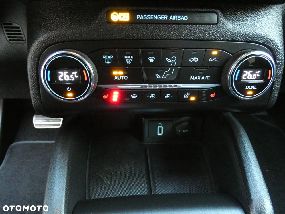 Ford Focus ver-2-0-ecoblue-st--line - 35