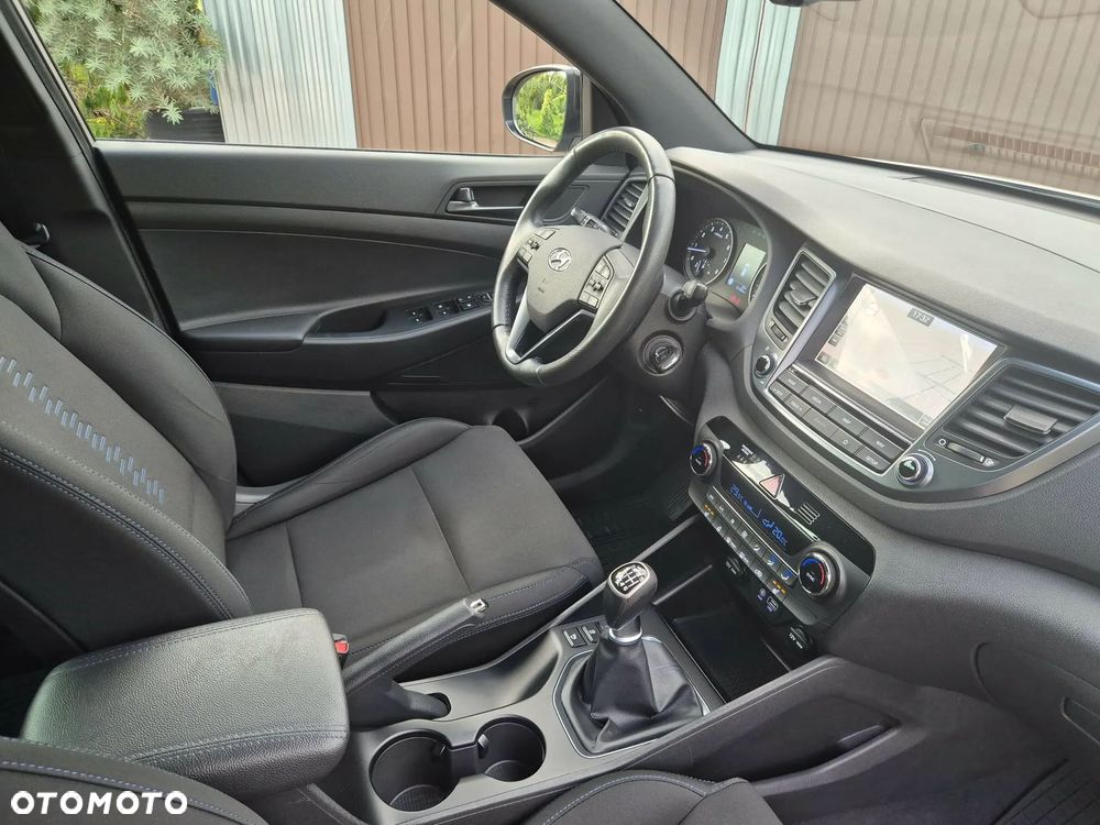Hyundai Tucson 1.6 GDI BlueDrive GO 2WD - 26
