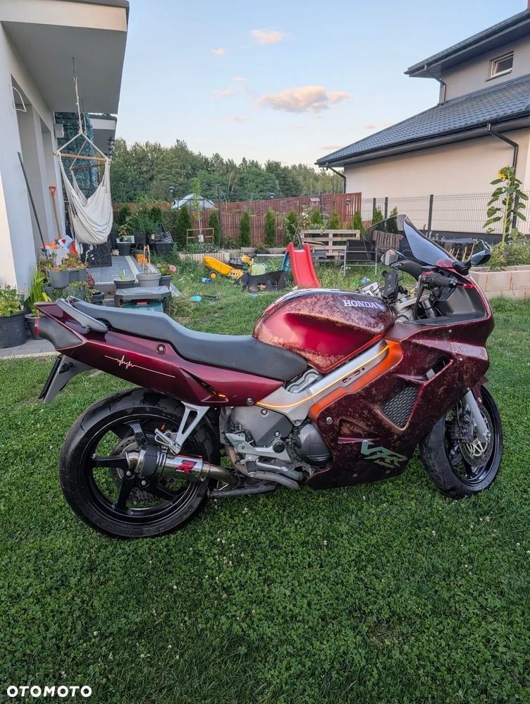 Honda VFR - 2