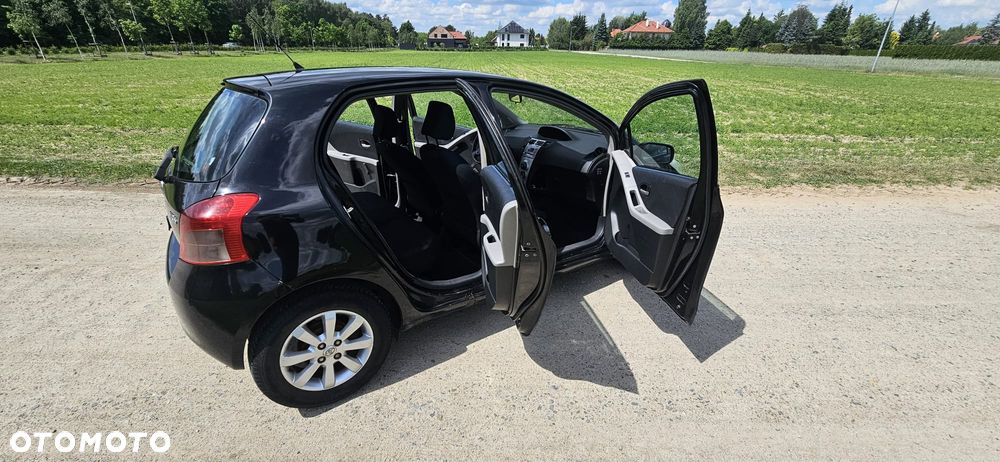 Toyota Yaris - 12