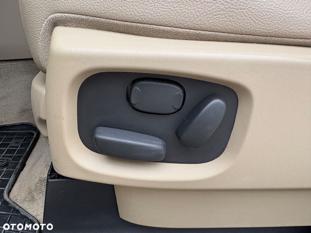 Land Rover Discovery 3.0 V6 SC HSE - 23