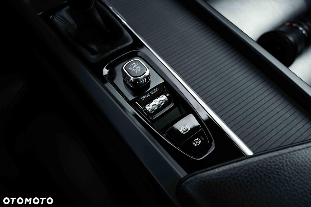 Volvo XC 60 D3 Momentum Pro - 22