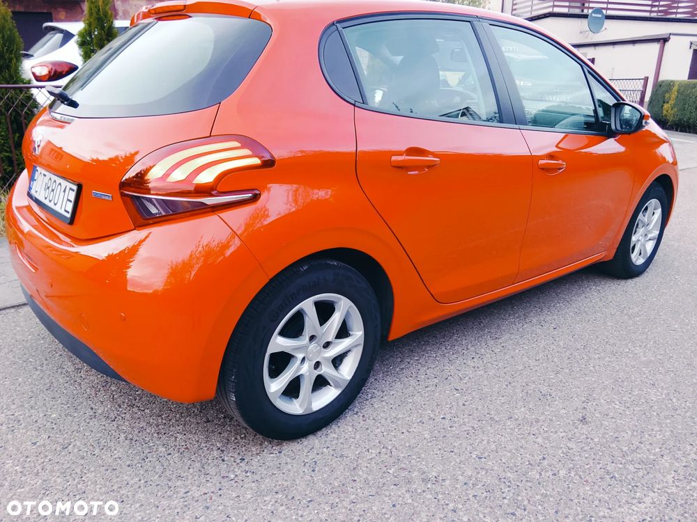 Peugeot 208 82 PureTech Style - 11